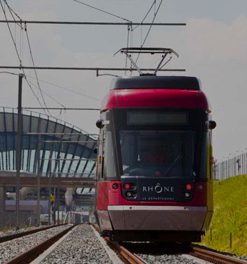 Tramway Rhônexpress en direction de l’aéroport Lyon Saint-Exupéry.