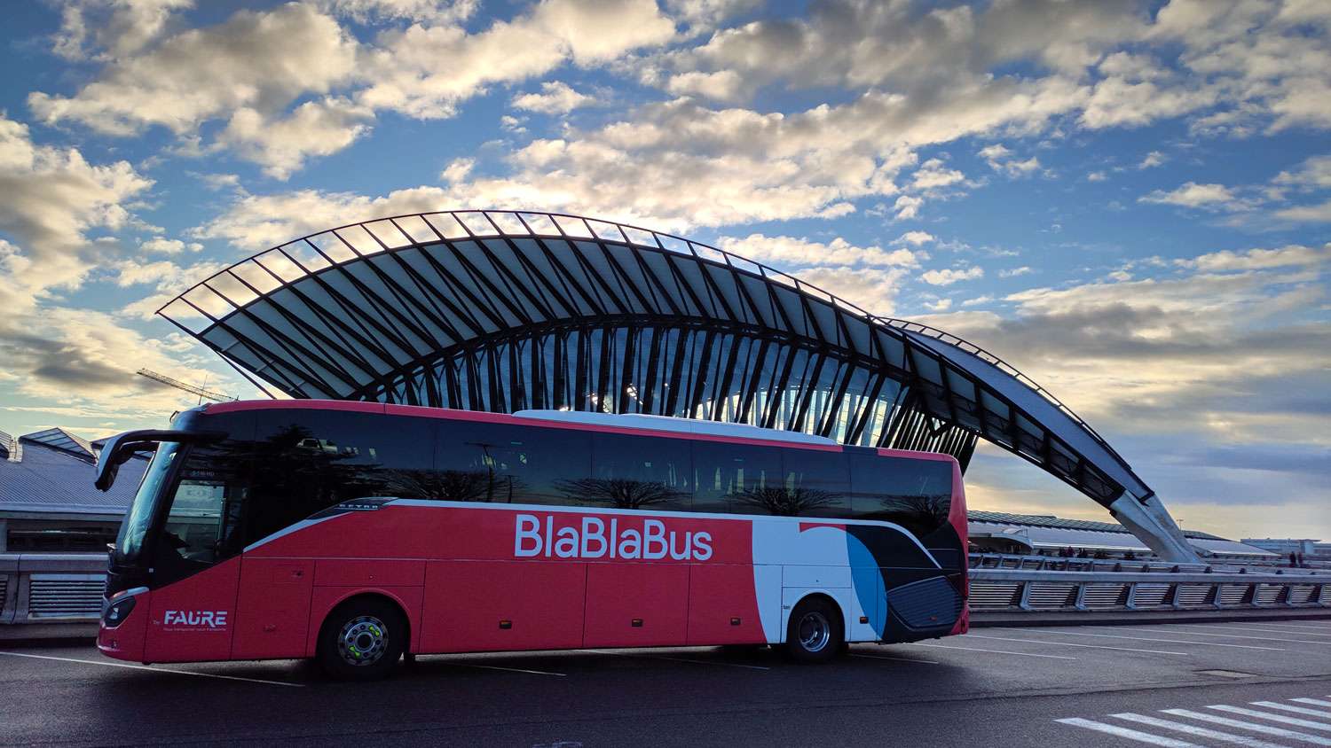 Bus Blablacar à l'aéroport de Lyon